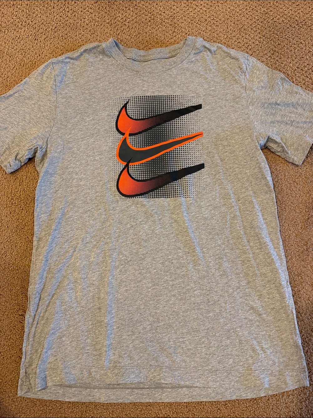 Nike Men’s Heather Gray Short Sleeve Tee with Orange and Black Swooshes Small